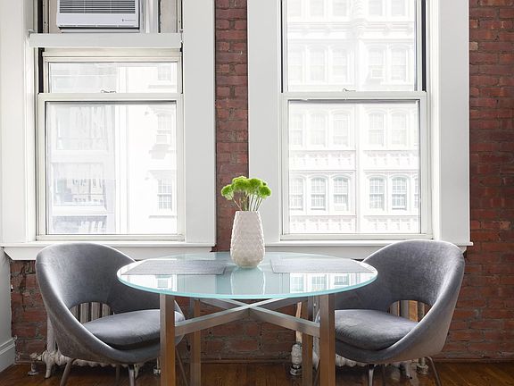 2nd image of 4 Lexington Ave APT 6E