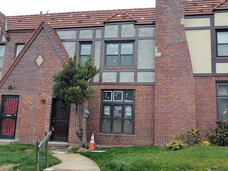 1st image of 21517 Murdock Ave