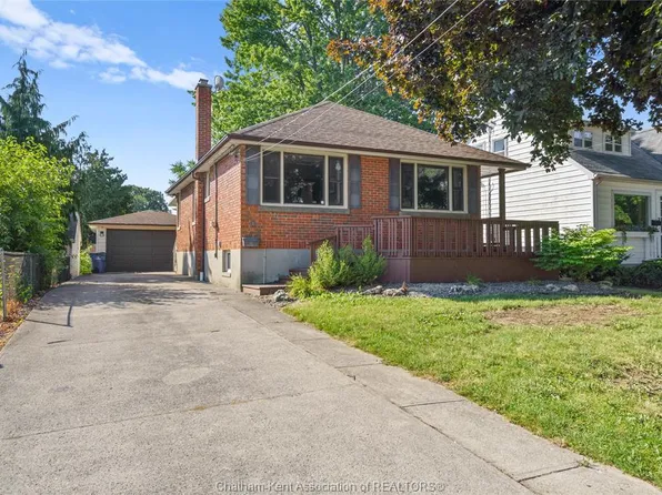 204 McNaughton Ave E, Chatham Kent, ON N7L 2G5