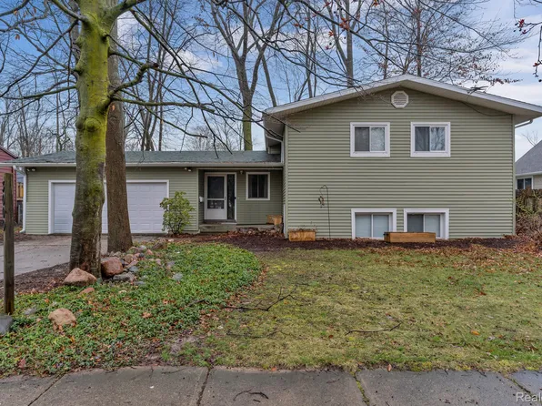 3000 Norwich Rd, Lansing, MI 48911