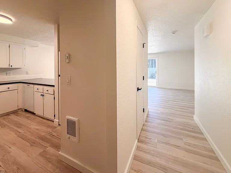 4507-4517 Boulder Dr SE — Photo 3