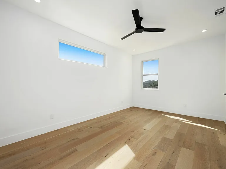 1119 Fairmount Ave — Photo 25