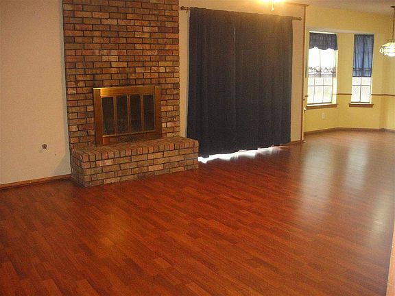 4th image of 4700 Fernwood Dr