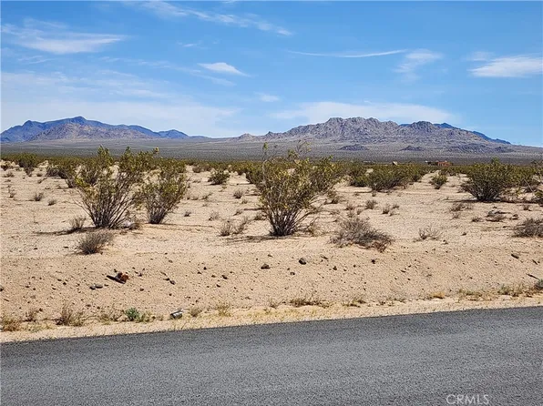 4 Northside Rd, Lucerne Valley, CA 92356