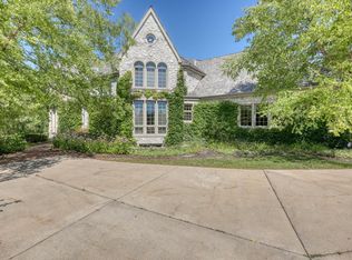 4134 W Stonefield Rd, Mequon, WI 53092