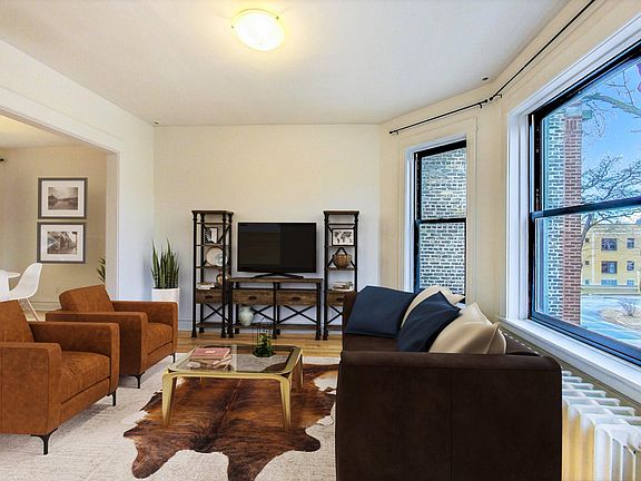 2nd image of 2505 N Richmond St #2