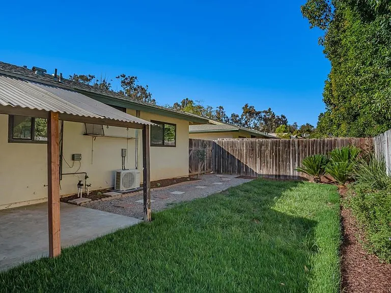 737 N Alda Dr — Photo 18