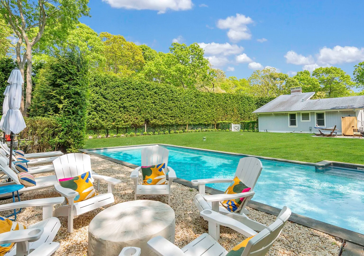 Contemporary home, newly built, property caretaker, heated pool — Photo 1