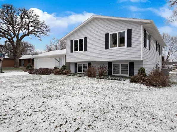 1059 11th Ave NE, Owatonna, MN 55060