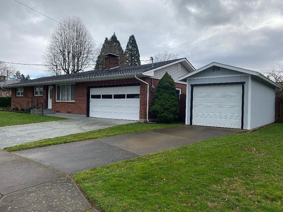 1st image of 2828 NE 2nd Ave