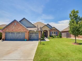 2701 SE 6th St, Moore, OK 73160