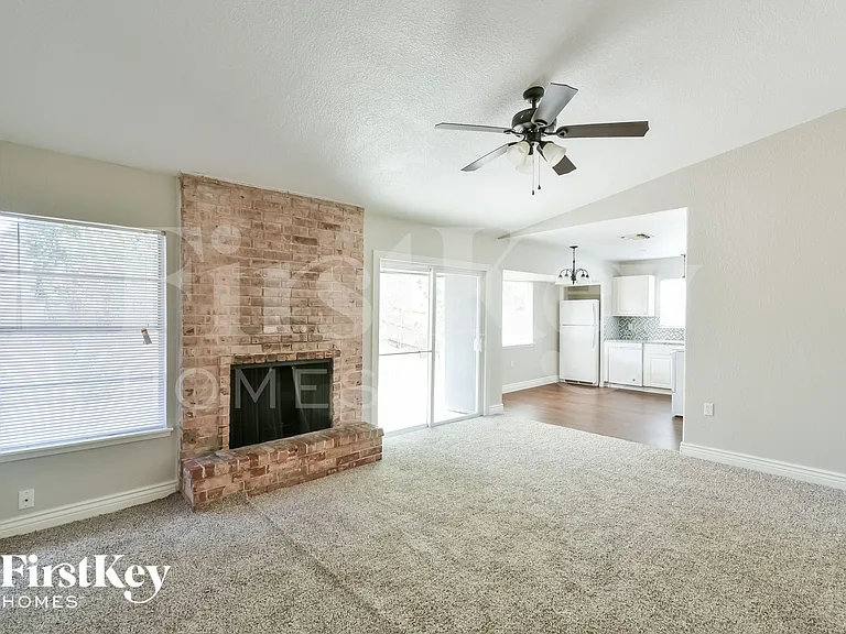 11822 El Sendero St — Photo 6