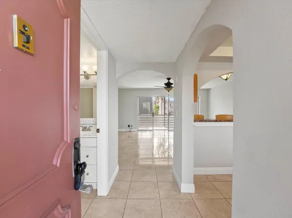 719 Lori Drive #211, Palm Springs, FL 33461