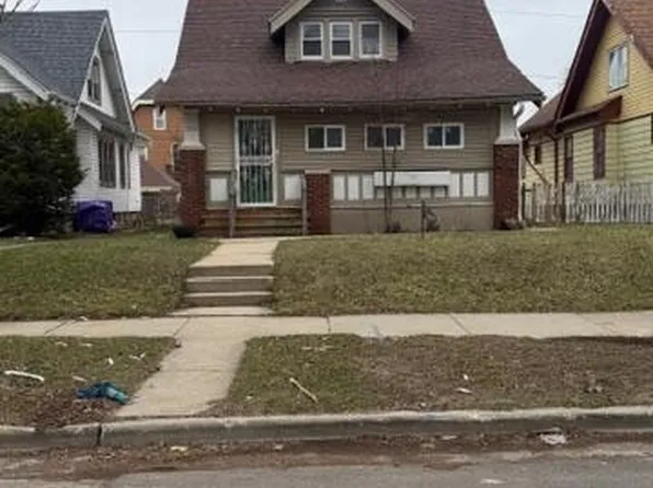 2930 North 38th STREET, Milwaukee, WI 53210