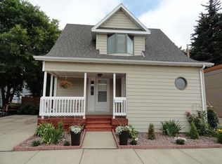 506 1st St NW, Mandan, ND 58554