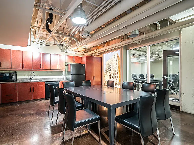 114 W Adams St #503 — Photo 26