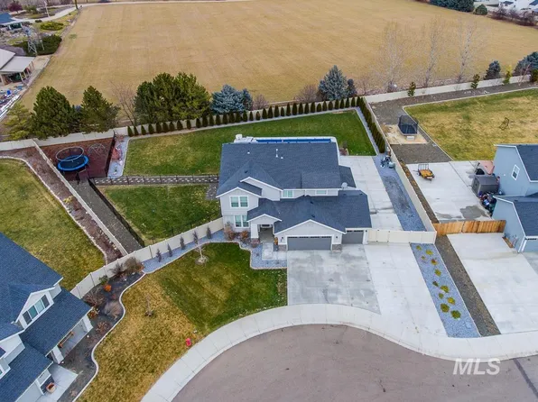 946 W Smallwood Ct, Meridian, ID 83642