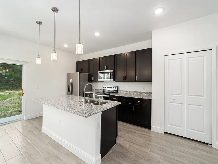 4130 SW 130th Loop — Photo 2