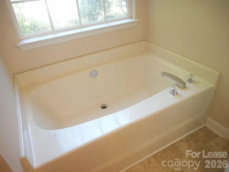 8037 Shiny Meadow Ln — Photo 13