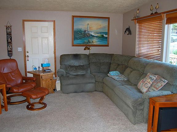 4th image of 2170 NW Jetty Ave