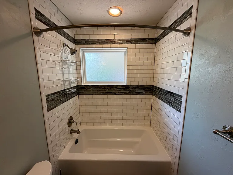 2517 Chateau Dr — Photo 12