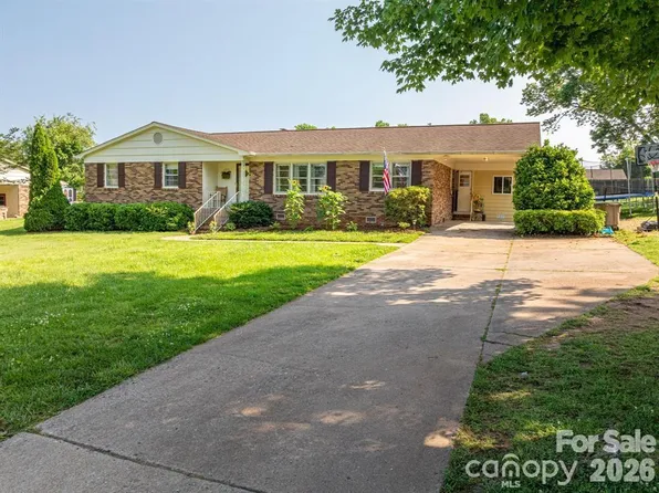 810 Surry Dr, Shelby, NC 28152