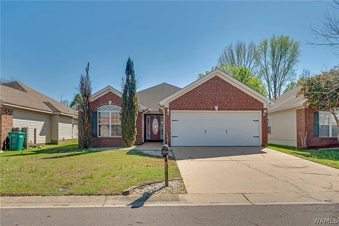 2413 Stardust Dr photo 1