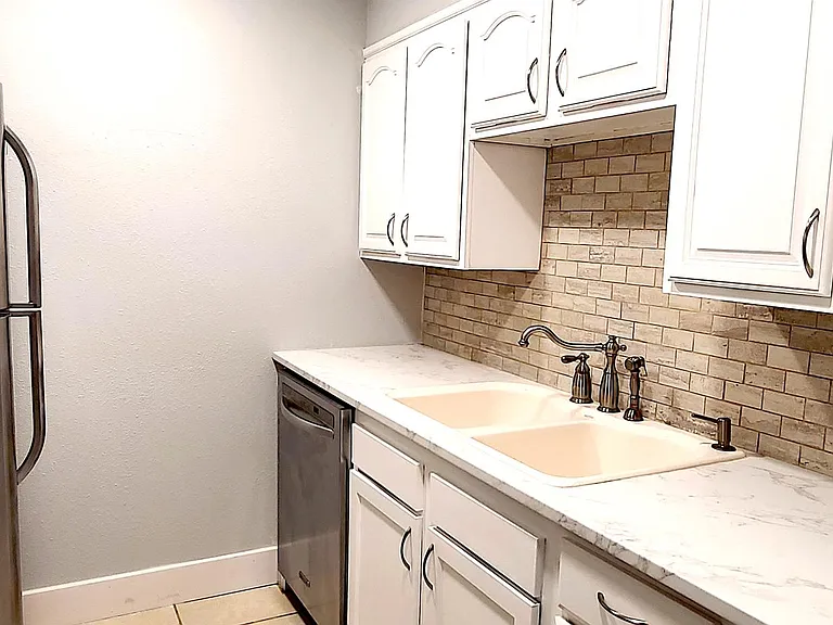 6519 W Newberry Rd #702 — Photo 6