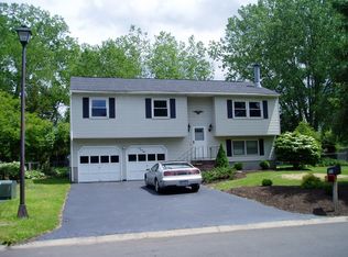 4038 Marlton Cir, Liverpool, NY 13090