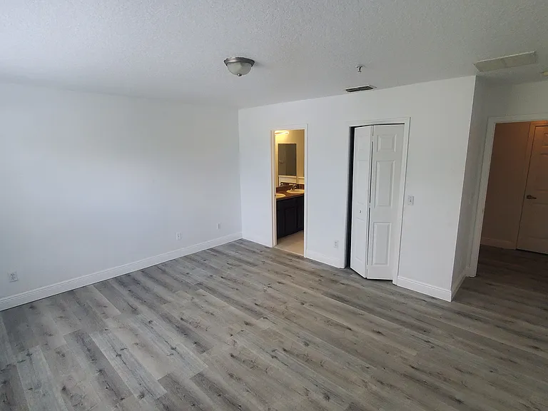 210 Artisan St — Photo 1