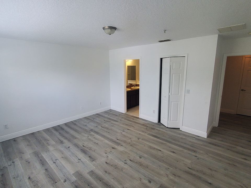 1st image of 210 Artisan St