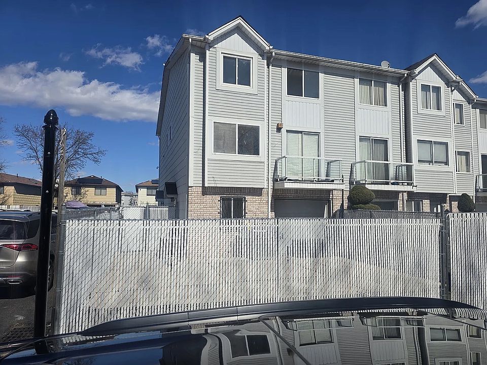 1st image of 166 Corona Ave #3