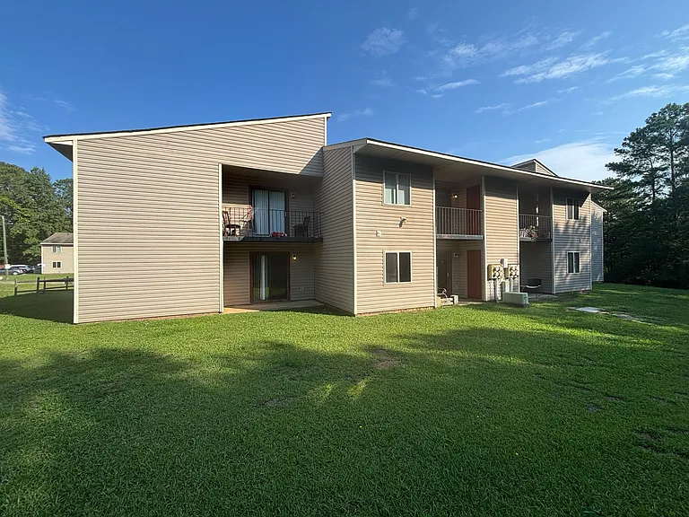 1123 Southwood Dr #4 — Photo 12