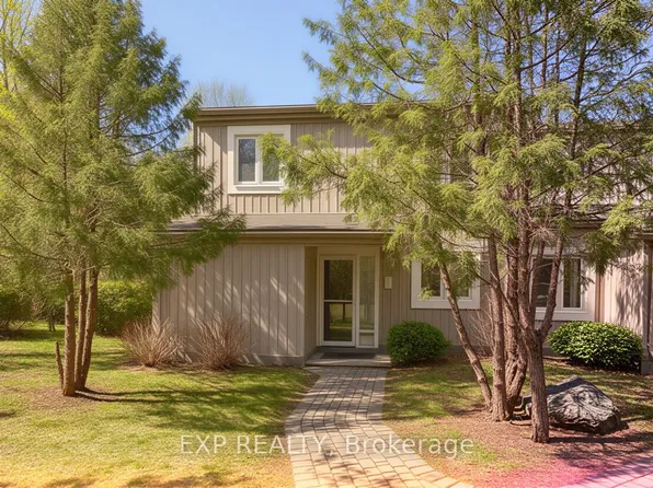 576 Oxbow Cres #16, Collingwood, ON L9Y 5B4