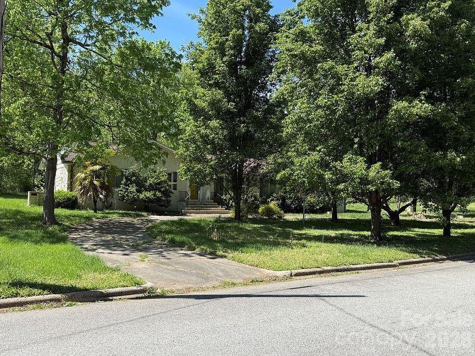 1st image of 1011 Bryce Ave