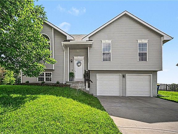 2nd image of 18607 Wildflower Dr