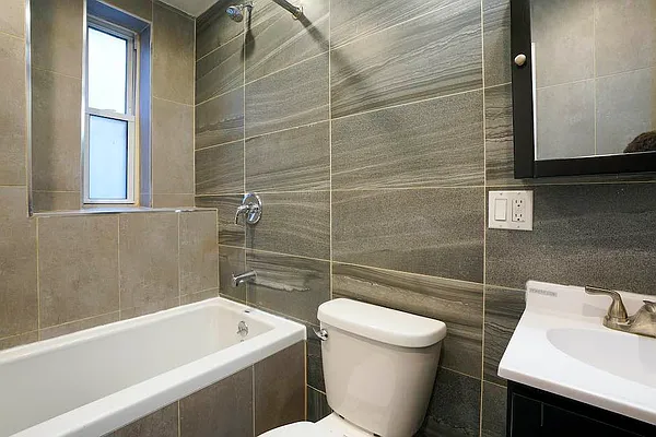 Rented by EXR | media 10