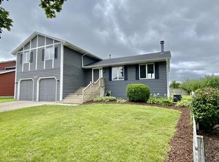 202 N Bridge Rd, Dekalb, IL 60115