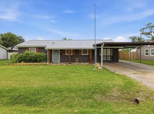 1329 Beagle Rd, Orange, TX 77632