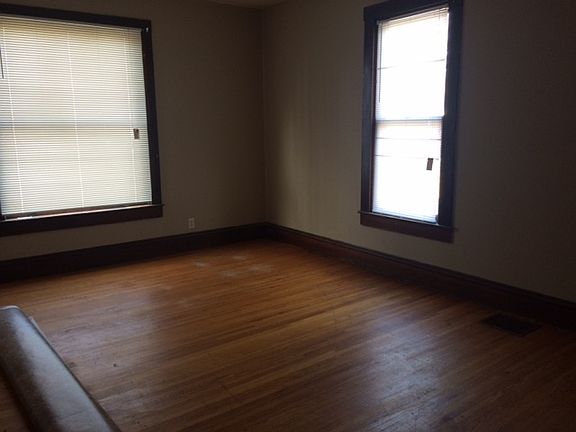 2nd image of 732 S Center St APT 4