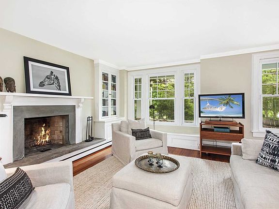 3rd image of 41 Woodlawn Ave