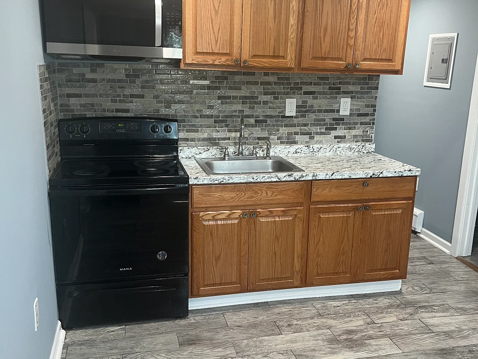 2 bed, 650 sqft, $1,700 — Photo 3