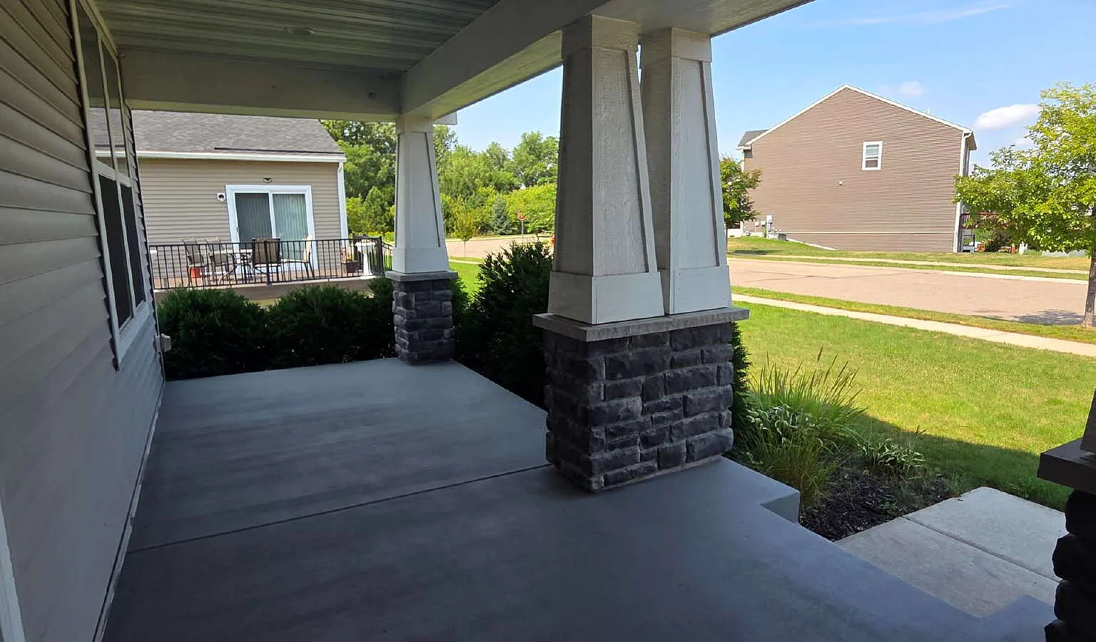 4 bed, 4.0 bath, 3652 sqft, $3,500 — Photo 2