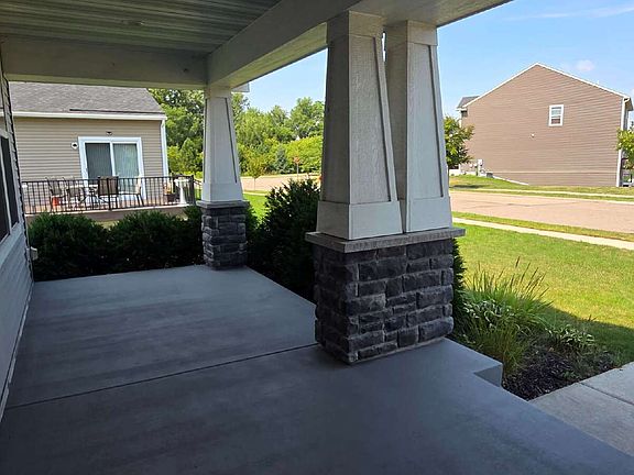3rd image of 671 Devine Dr