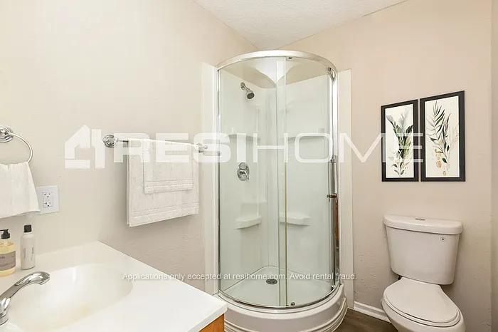 6528 Bernadine St — Photo 10