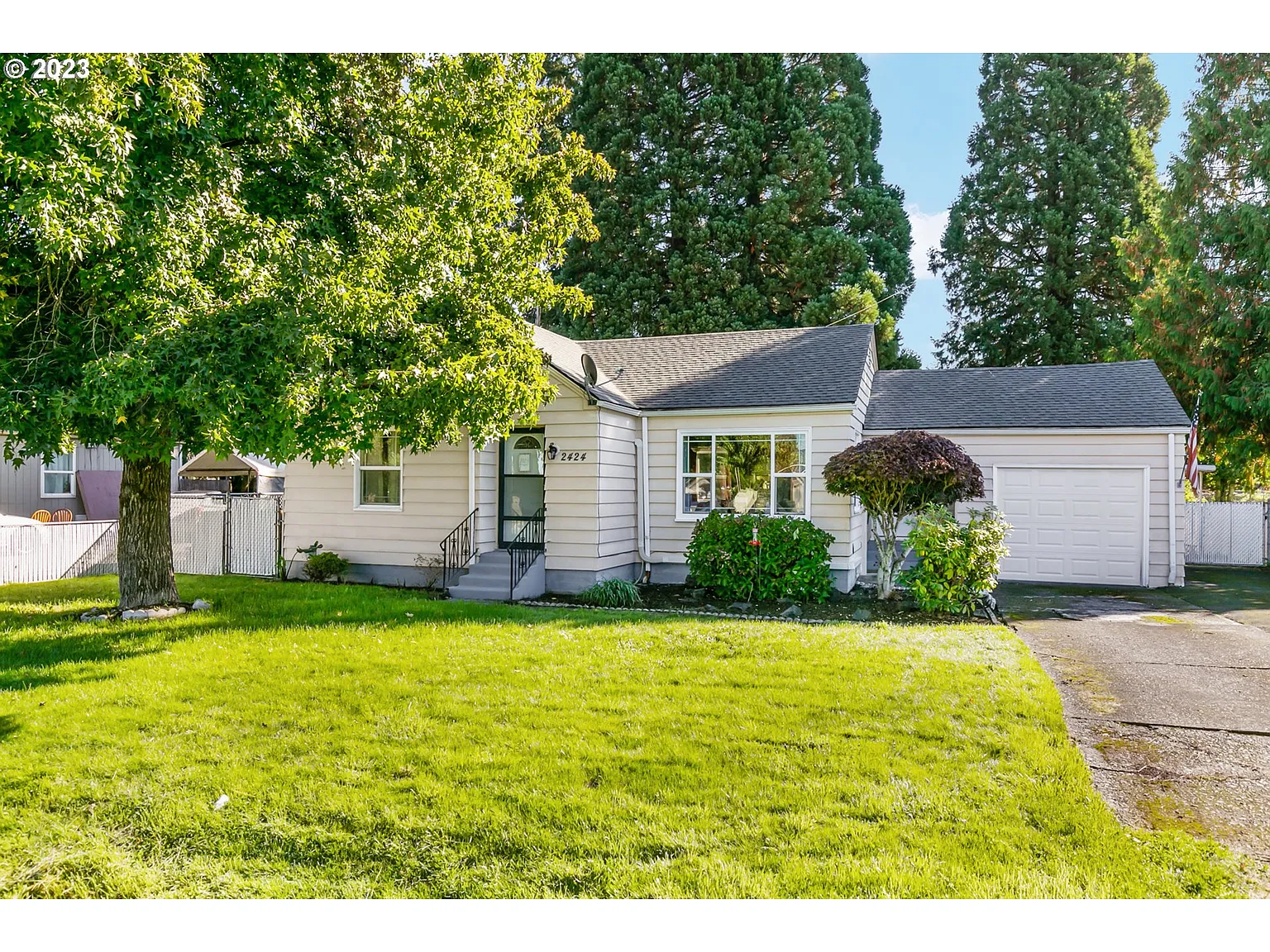2424 34th Ave photo 1