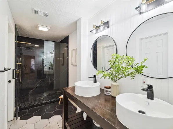 1100 Sandpiper Dr, Denton, TX 76205