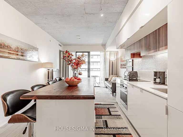185 Roehampton Ave #1201 — Photo 6
