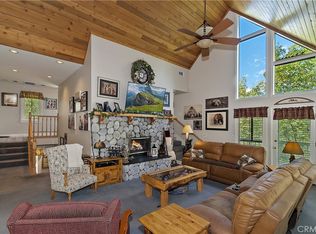 28220 Bern Ln, Lake Arrowhead, CA 92352