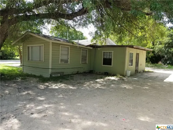 1343-1345 Hidalgo St, Seguin, TX 78155